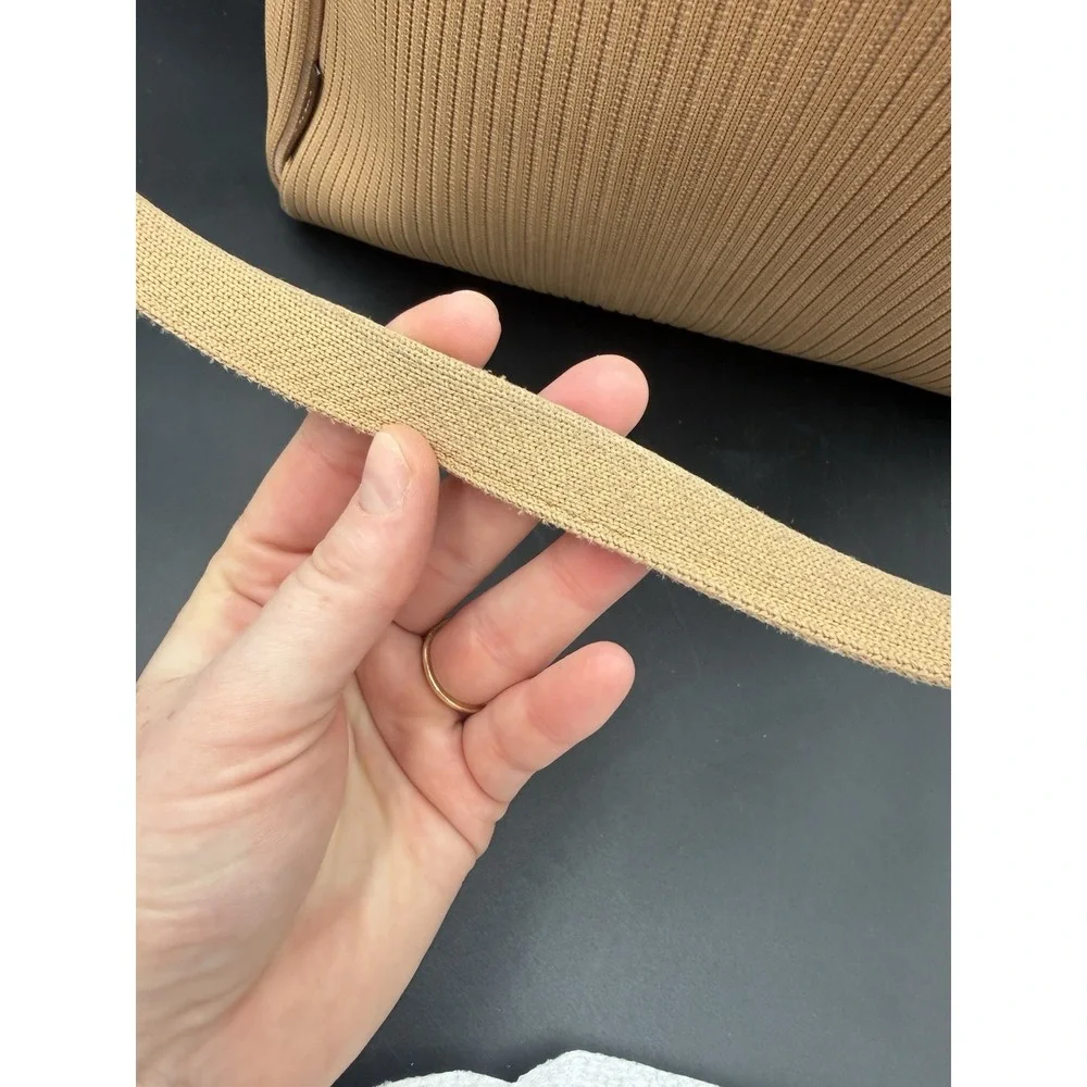 VIVAIA Maia The Essential Tote Bag Rib Knit W/ Pouch Khaki Brown Recycled 10L